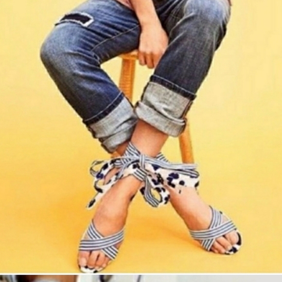 👣CABI 😎Vintage Floral Stripped Tied Up Sandals - Picture 6 of 13